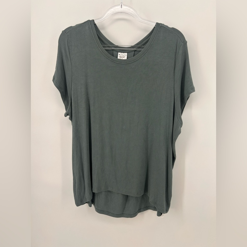Athleta sage green soft stretchy t shirt size m